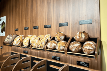 etagere-murale-agencement-de-boulangerie-efi-concept