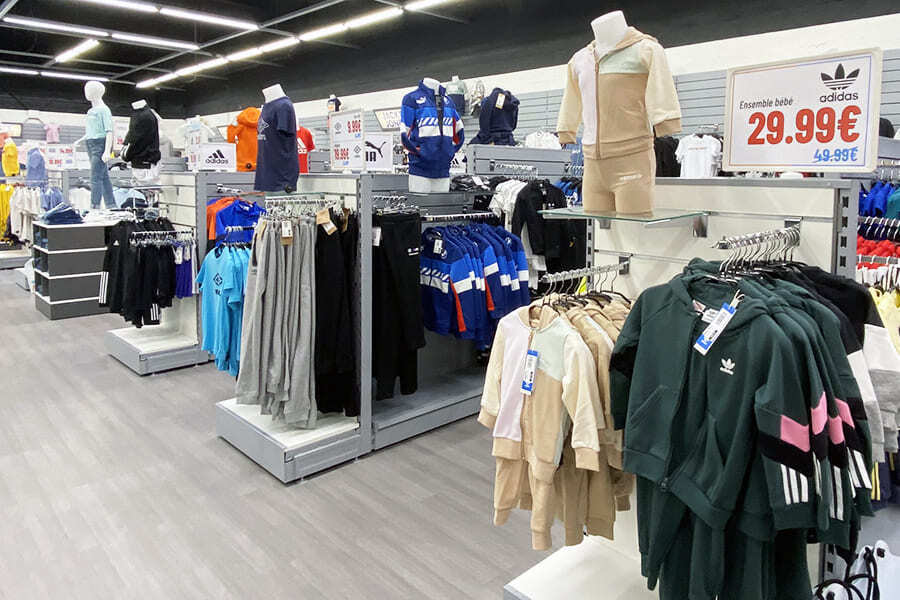 agencement-magasin-vetements-complet-efi-concept