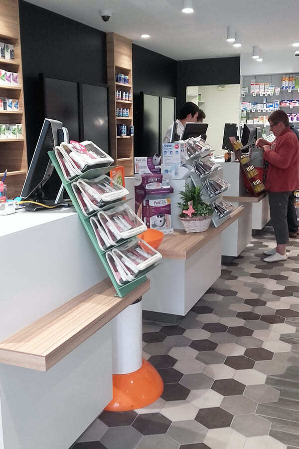 agencement-pharmacie-sur-mesure-efi-concept