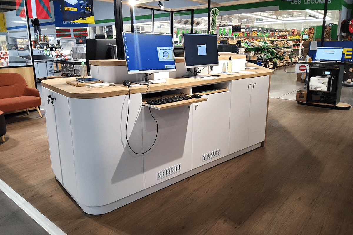 espace-accueil-agencement-de-magasin-discount-efi-concept