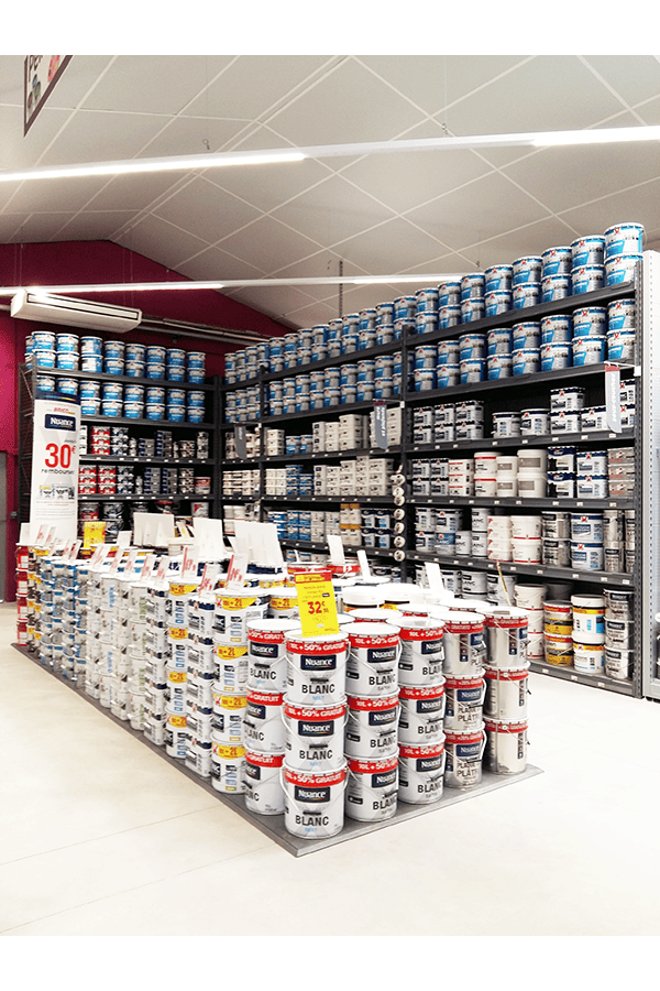 gondole-haute-peinture-agencement-magasin-decoration-efi-concept