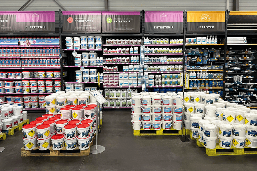 rack-agencement-magasin-piscine-efi-concept