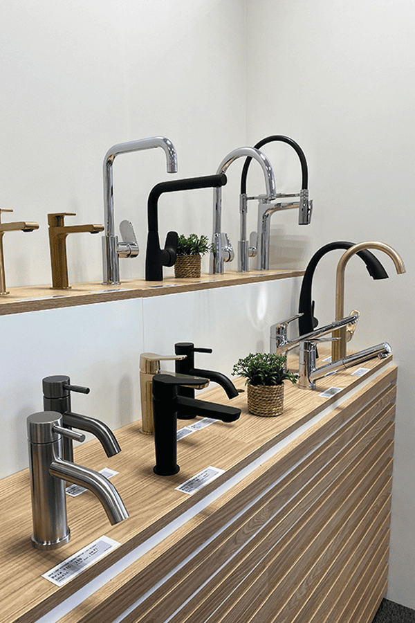 robinetterie-agencement-showroom-salle-de-bain-efi-concept
