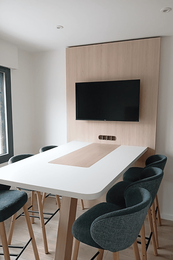 salle-reunion-amenagement-showroom-exterieur-efi-concept