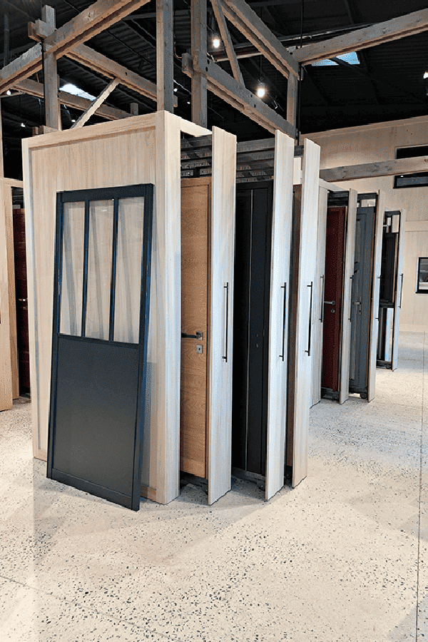 support-bois-agencement-showroom-menuiserie-efi-concept