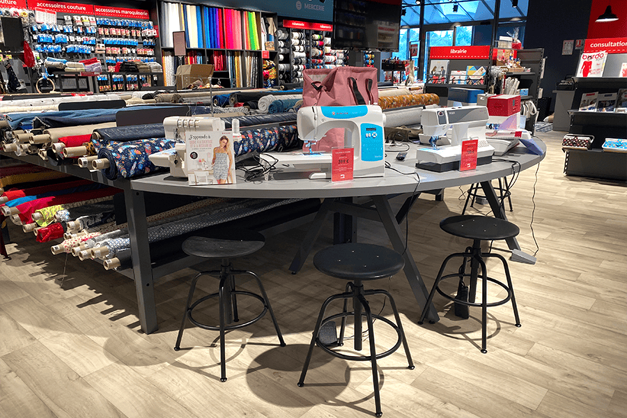 table-couture-agencement-magasin-de-mercerie-efi-concept