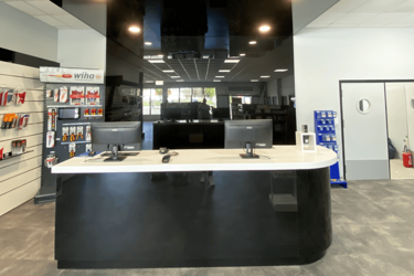 accueil-agencement-magasin-electricite-efi-concept
