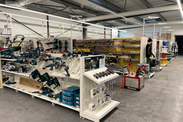 agencement-magasin-negoce-de-materiaux-zone-libre-service-efi-concept