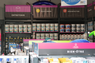 agencement-magasin-piscine-accessoires-efi-concept
