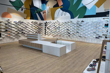 agencement-magasin-vetements-sur-mesure-efi-concept
