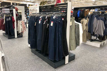 agencement-magasin-vetements-textile-efi-concept