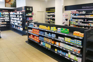 agencement-pharmacie-gondoles-efi-concept