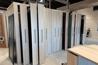 agencement-showroom-menuiserie-bois-efi-concept
