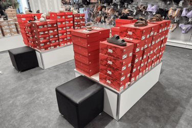 assise-agencement-magasin-sport-efi-concept