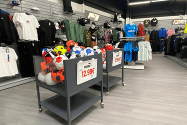 bac-ballon-agencement-magasin-sport-efi-concept