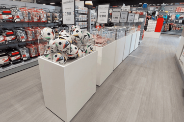 bac-fouille-agencement-magasin-sport-efi-concept