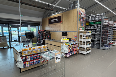 caisses-agencement-magasin-jardinerie-motoculture-efi-concept