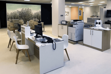 comptoir-accueil-showroom-carrelage-efi-concept