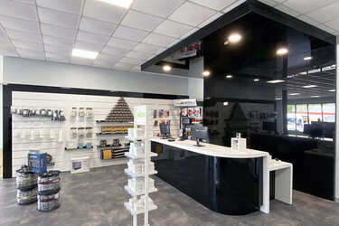 comptoir-agencement-magasin-electromenager-efi-concept