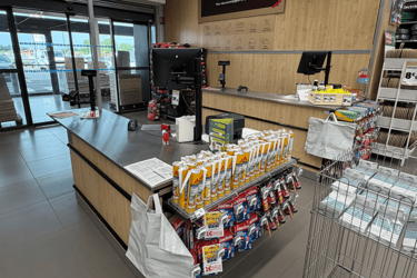 comptoir-caisse-agencement-magasin-discount-efi-concept