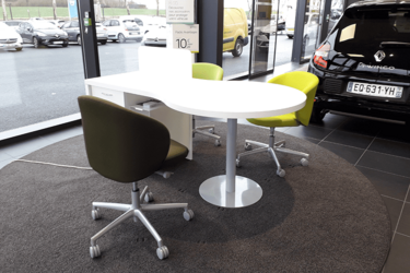comptoir-vendeur-agencement-magasin-automobile-efi-concept