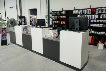 comptoirs-agencement-magasin-de-peinture-efi-concept