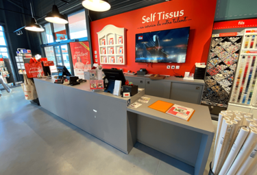 espace-accueil-agencement-magasin-de-mercerie-efi-concept