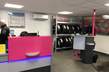 espace-agencement-magasin-automobile-efi-concept