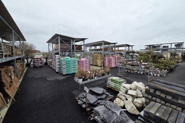 espace-exterieur-agencement-magasin-jardinerie-motoculture-efi-concept