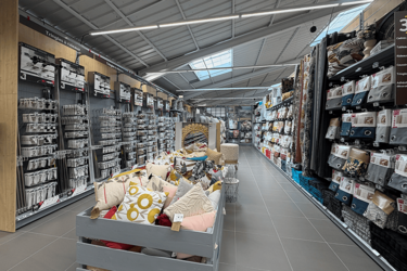 gondole-rayon-décoration-agencement-de-magasin-discount-efi-concept