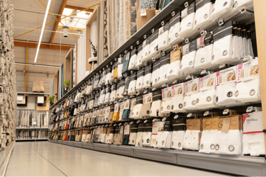 gondole-rideaux-agencement-magasin-decoration-efi-concept