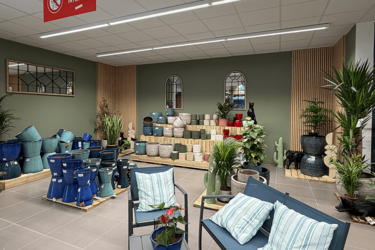 podium-poterie-agencement-magasin-motoculture-jardinerie-efi-concept