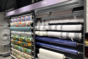 portant-toiles-agencement-magasin-de-mercerie-efi-concept