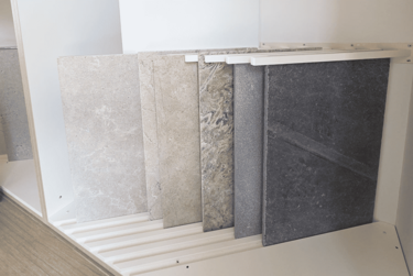presentoir-sol-showroom-exterieur-efi-concept