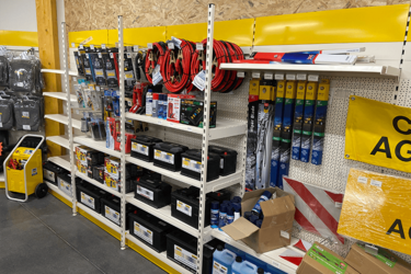 rack-accessoires-agencement-magasin-automobile-efi-concept