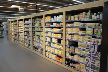 rack-bois-agencement-de-magasin-bio-efi-concept