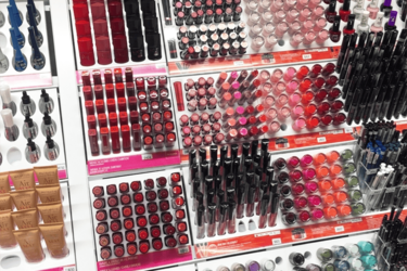 support-vernis-agencement-magasin-cosmetique-efi-concept