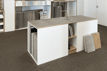 table-consultation-agencement-showroom-parquet-efi-concept