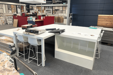 table-echantillions-agencement-magasin-decoration-efi-concept