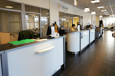 zone-accueil-agencement-magasin-automobile-efi-concept